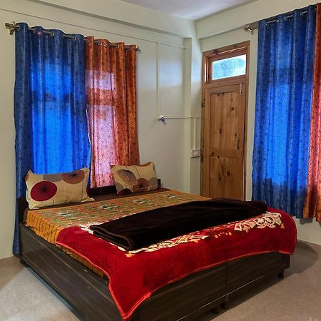 New Brahma Cafe Guest House Kalgha Exterior foto