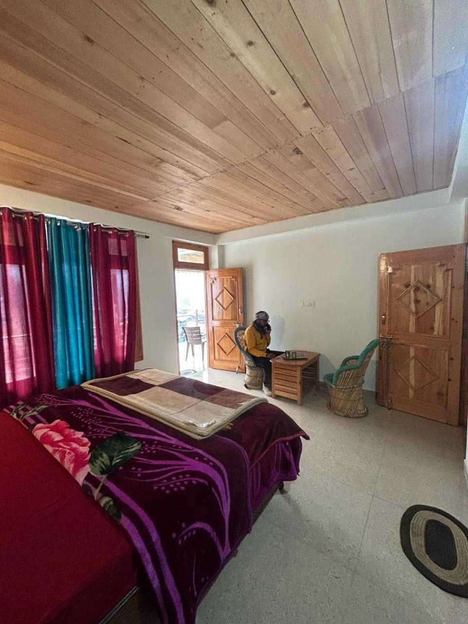 New Brahma Cafe Guest House Kalgha Zimmer foto